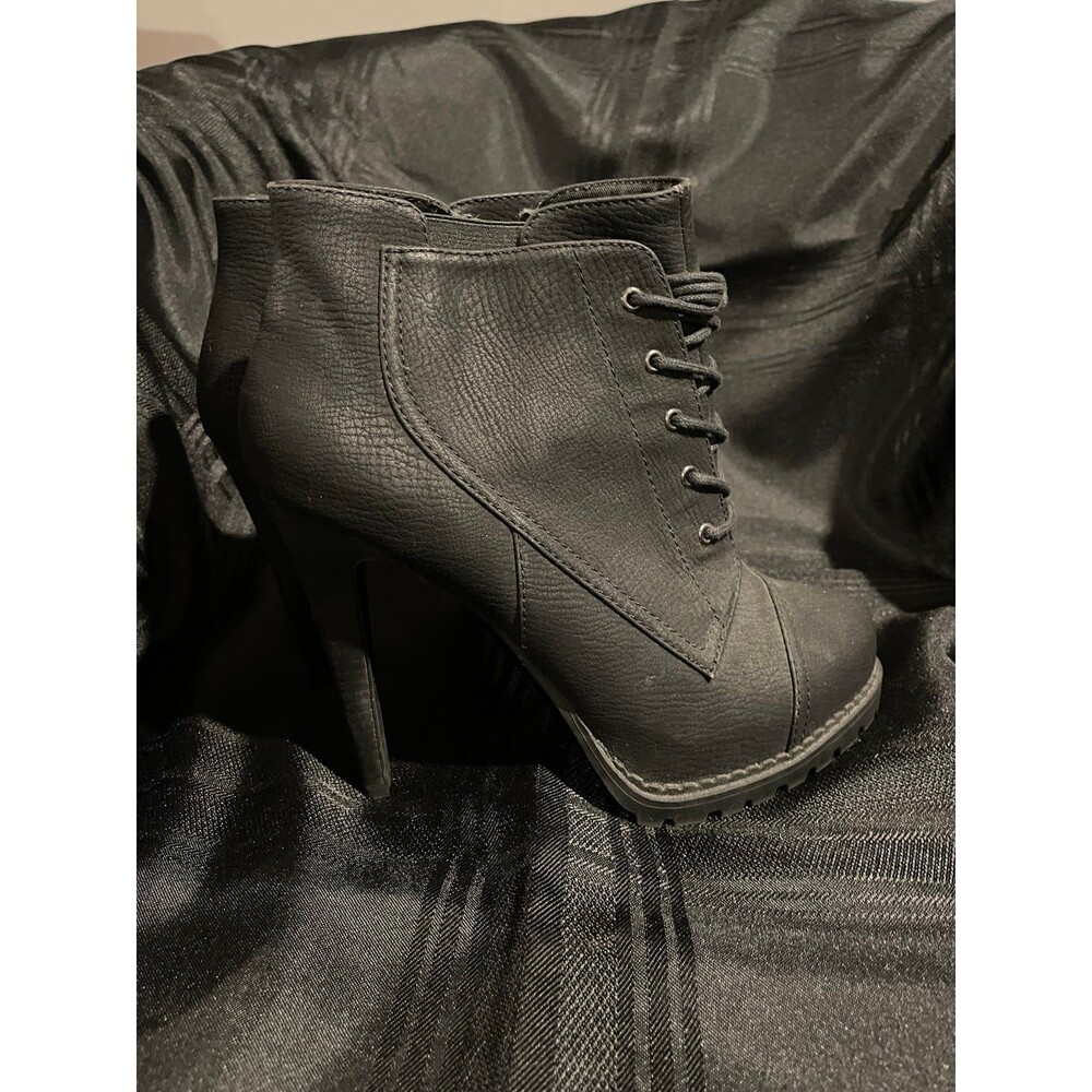 Women's Black Lace-Up High Heel Ankle Boot